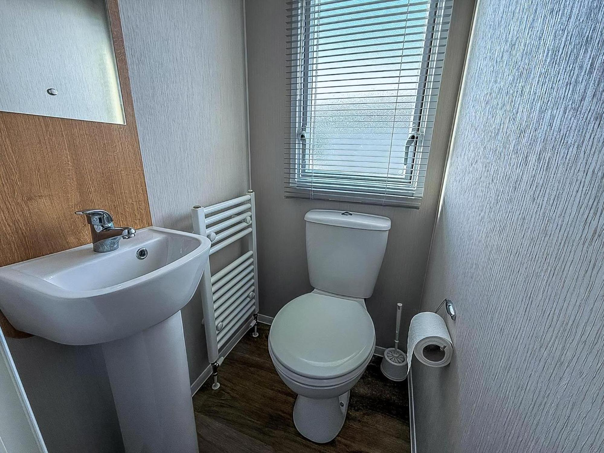 Lovely 8 Berth Caravan In Southview Holiday Park, Ref 33042Tc Skegness Exterior photo